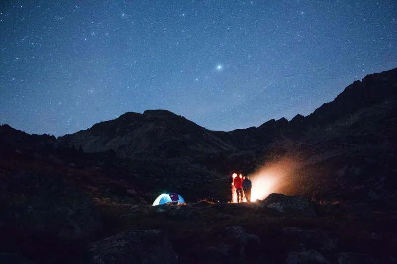 Bivouac en famille dans les Pyrénées : l'aventure à la portée des petits randonneurs