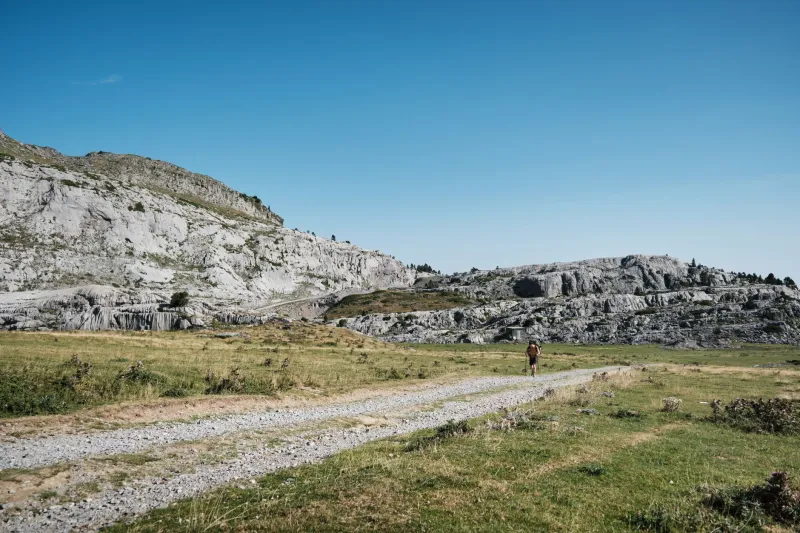 Hors des sentiers battus : comment dénicher les itinéraires pyrénéens que les locaux ne partagent pas